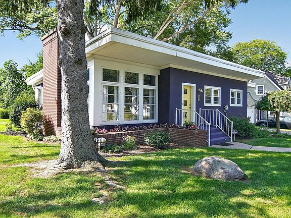 5th image of 505 N Dr W