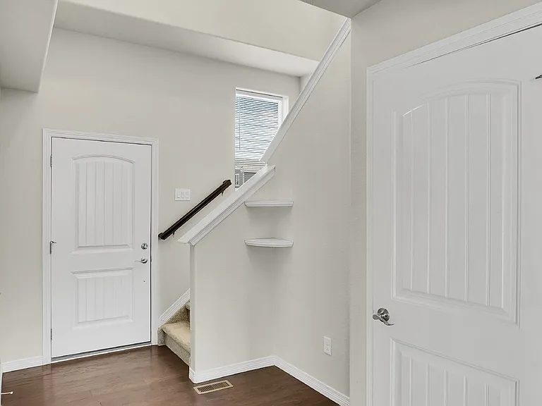 6782 Galpin Dr — Photo 3