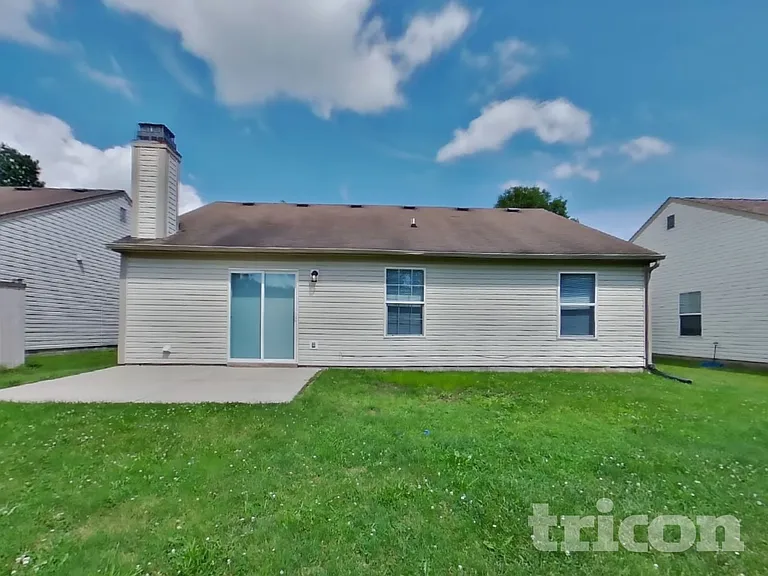1064 Halifax Ln — Photo 15