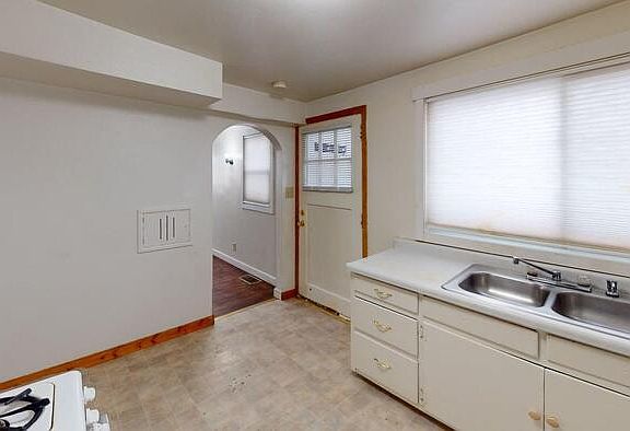 5th image of 501 N 11th St