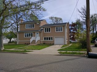 579 S Bayview Ave #1, Freeport, NY 11520