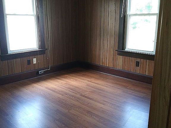 3rd image of 336 W Wood St