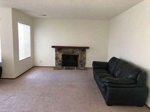 3rd image of 34550 Hurst Ave #1