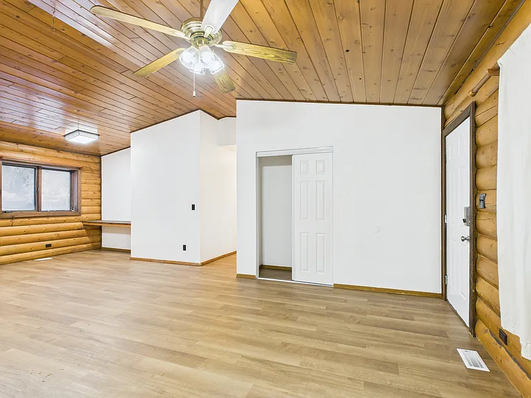2587 Rachel Ct — Photo 4