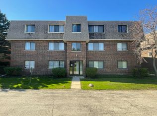 1462 Carol Ct APT 3B, Palatine, IL 60074