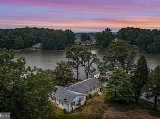 662 S Tidwells Rd, Montross, VA 22520