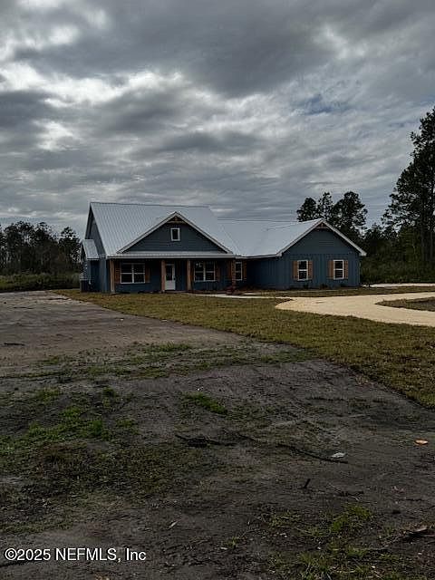 1st image of 661 E HORSESHOE Court