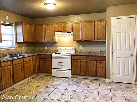 3rd image of 3128 Ozark Ave