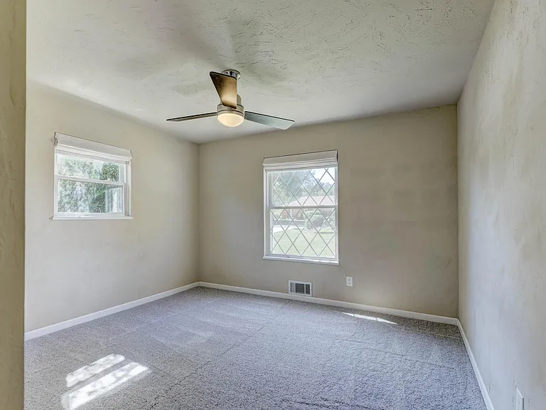 2820 Guilford Ln — Photo 23
