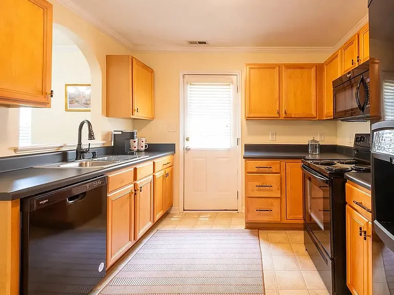 2110 Raj Dr — Photo 3