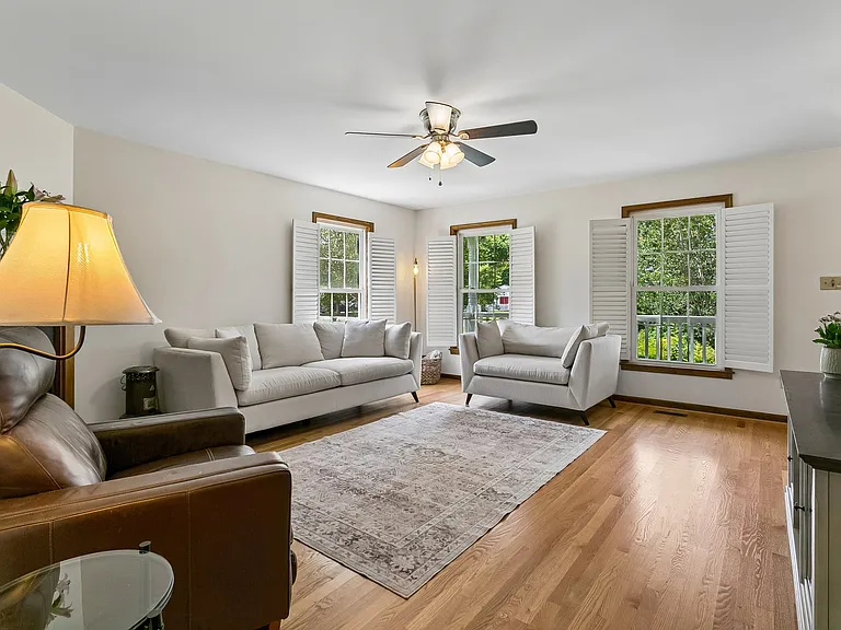 7976 Laura Ann Ln — Photo 9