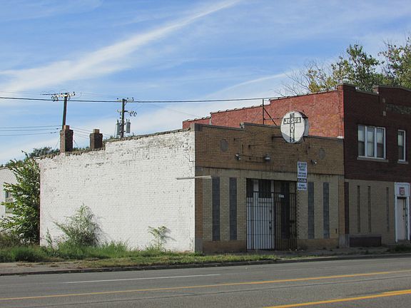 5th image of 18533 Van Dyke