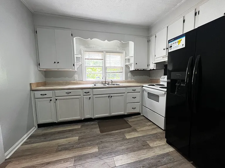1906 Burnett Ave — Photo 5