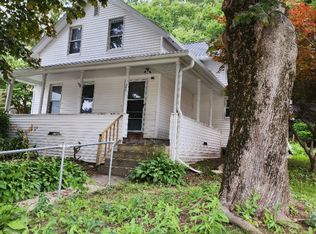 302 Laurel Hill Ave, Norwich, CT 06360