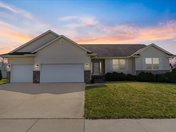 703 Viking Dr, Solon, IA 52333