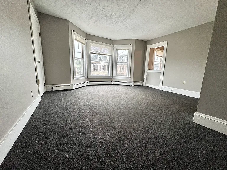 18 E Pearl St #B-3 — Photo 5