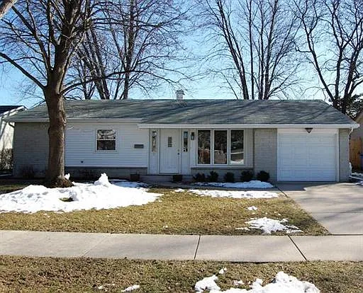 727 Westmere Rd photo 1