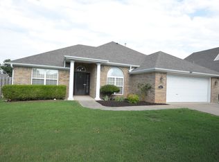 2303 N Cornwall Ave, Fayetteville, AR 72704