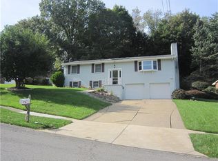 117 Lang Dr, Coraopolis, PA 15108