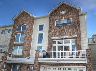 2322 City View Dr, Cleveland, OH 44113