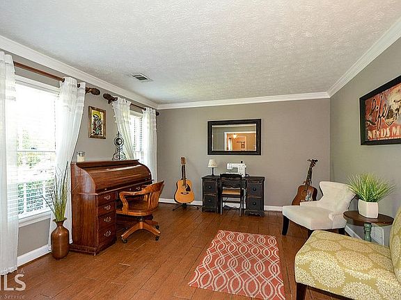 5th image of 1587 Pine Creek Way