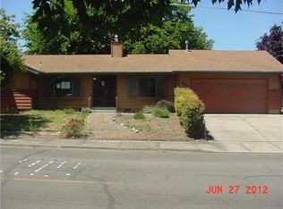 3690 Hilsinger Rd, Phoenix, OR 97535