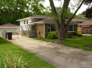 16126 Forest Ave, Oak Forest, IL 60452