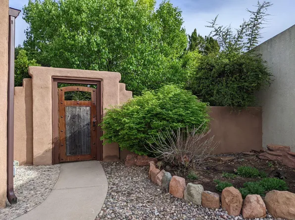 5902 Azuelo Ave NW, Albuquerque, NM 87120