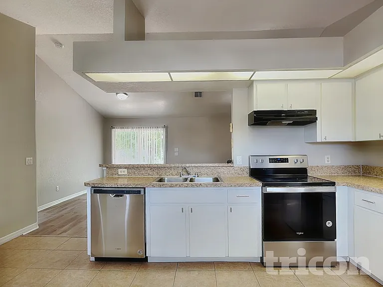7352 Bolten Ln — Photo 6