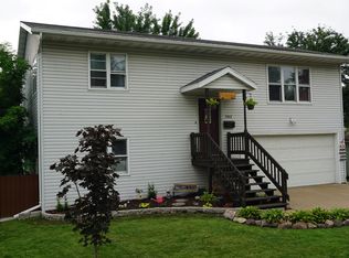 1013 Plum St, Reedsburg, WI 53959