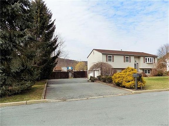 2nd image of 4 Grant Dr