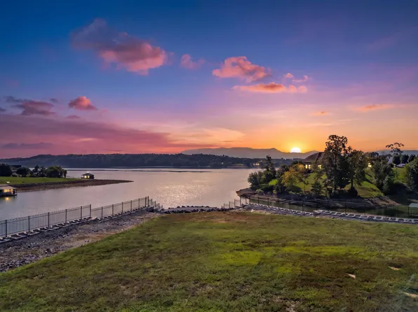 186 Scenic Shores Dr, Dandridge, TN 37725