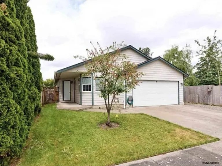 1307 Aqua St SE — Photo 3