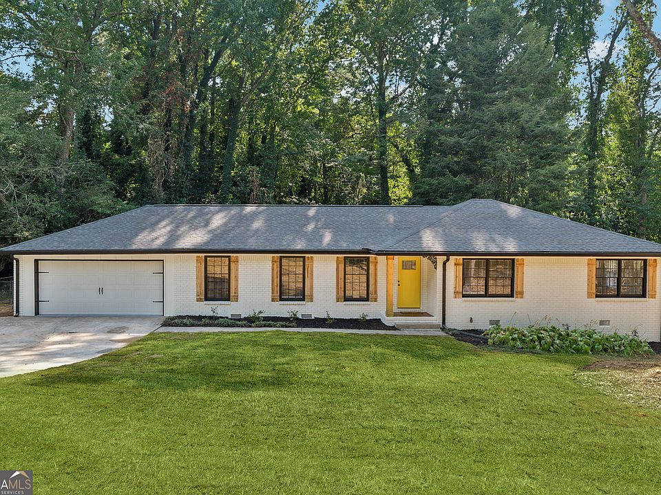 1st image of 2055 Oak Rd