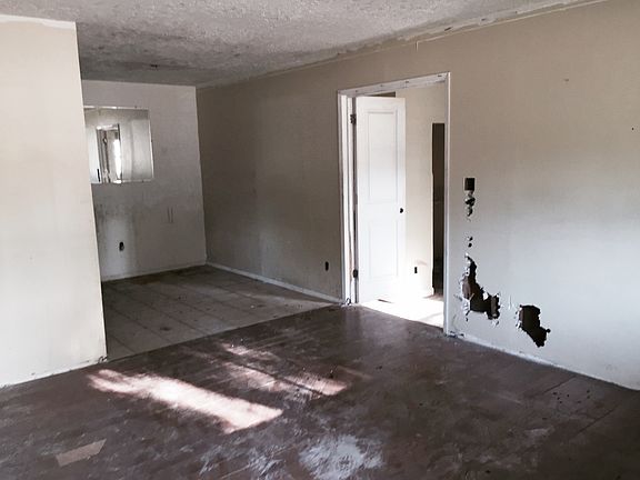 4th image of 721 N 78th Ave
