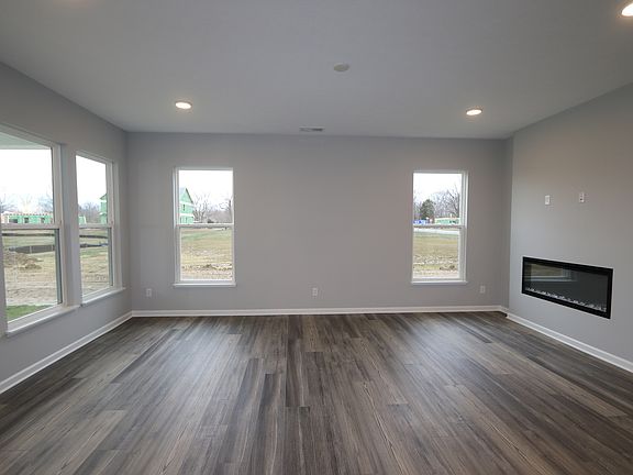 5th image of 10617 Maidenhair Dr