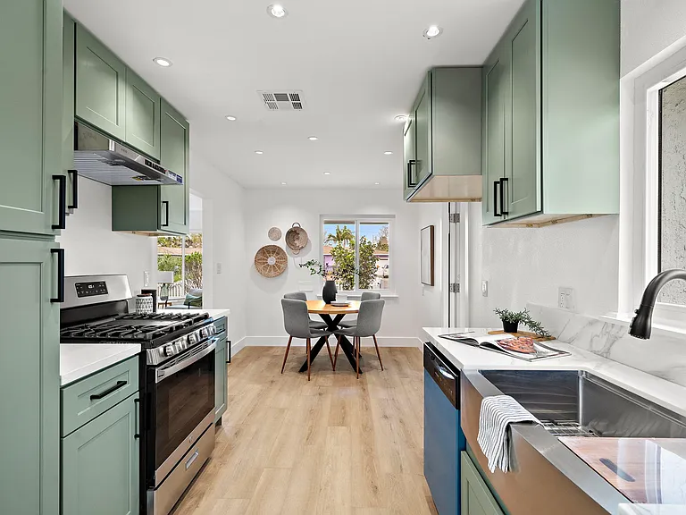 1410 W Camden Pl — Photo 15