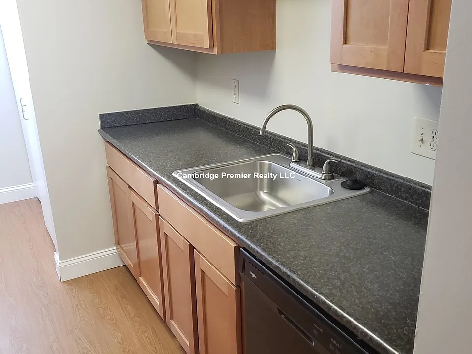 46 Pilgrim St #202
