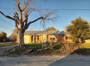 321 W Grogan St, Hamilton, TX 76531