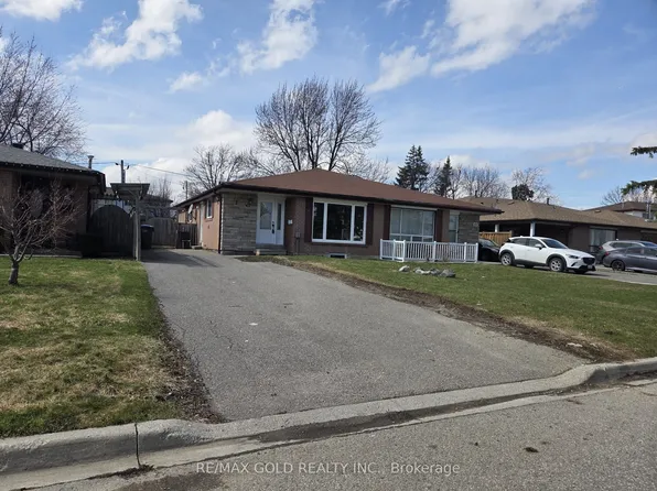 42 Danesbury Cres, Brampton, ON L6T 1T3