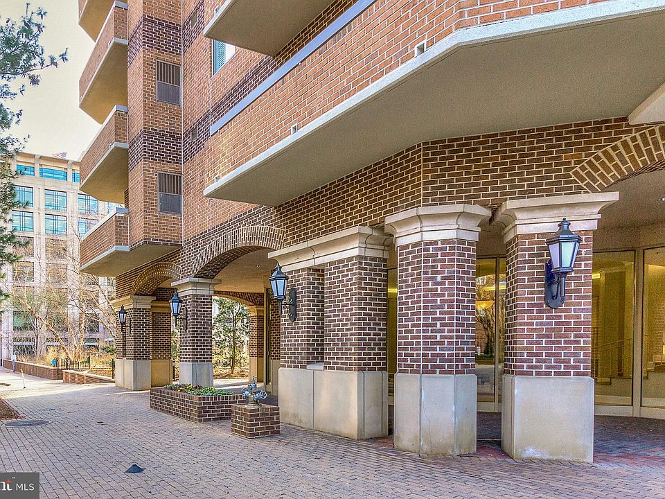 1st image of 1050 N Stuart St APT 224
