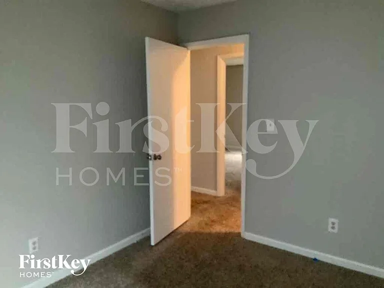 3907 Wood Path Dr — Photo 17