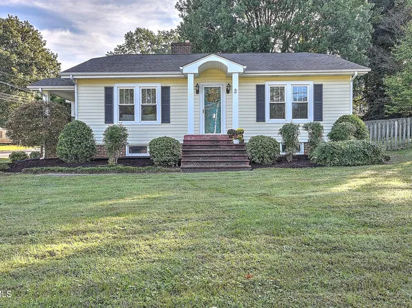 197 Woodland Dr, Johnson City, TN 37601