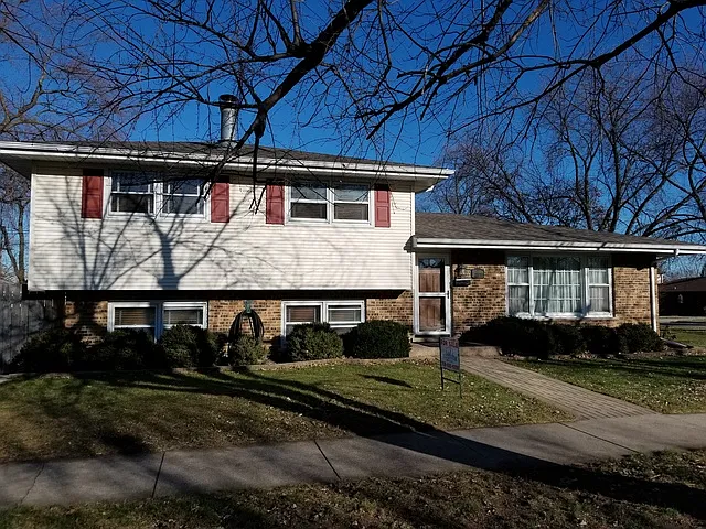 10656 Moody Ave photo 1