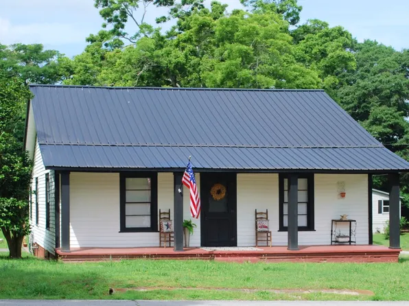 99 Hickory St, Commerce, GA 30529