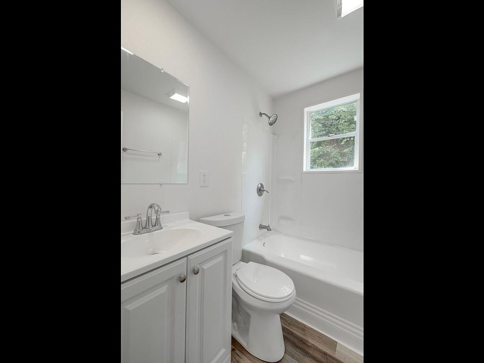 1st image of 14 Laurel Ln #308