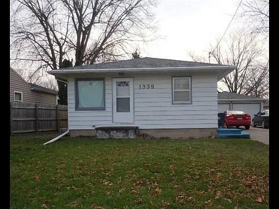 2nd image of 1339 Huntington Rd