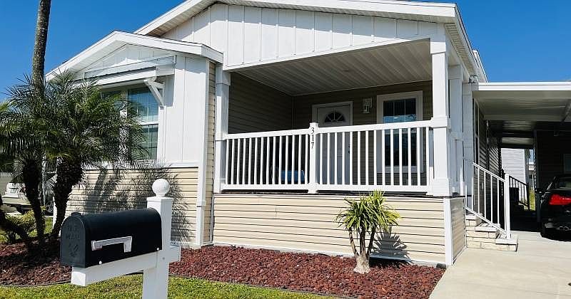 1st image of 317 Den Helder Ave