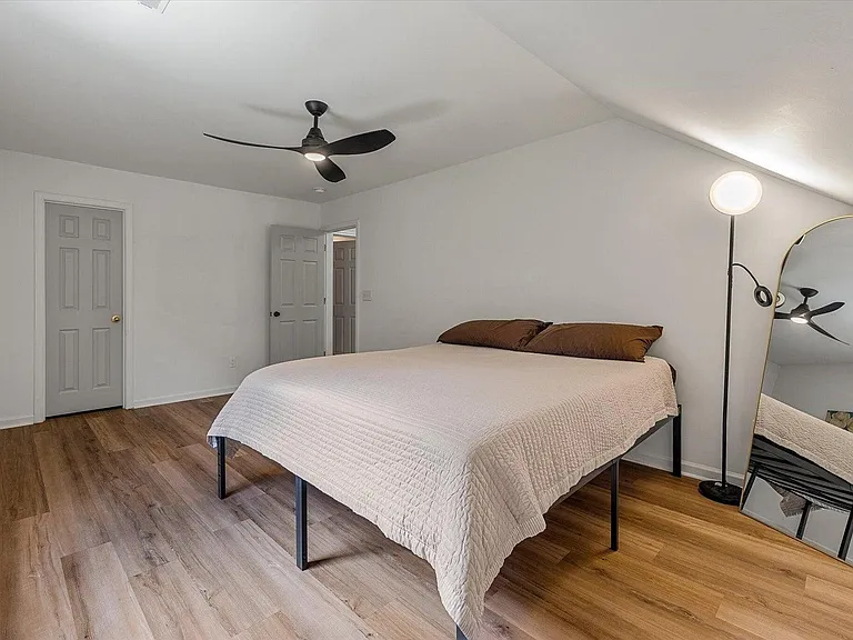 1344 Palm Cove Dr — Photo 19