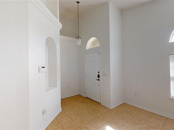5th image of 155 Malaga Ave